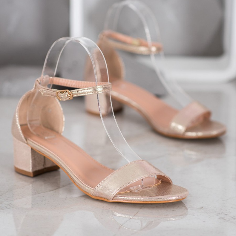 Small Swan Sandale din piele ecologică strălucitoare galben 2