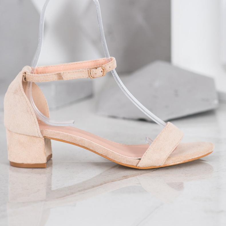 Small Swan Sandale cu toc mic maro 2 Small Swan Sandale cu toc mic maro 2