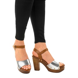 Sandale cu tocuri argintii 150-615 maro gri 1