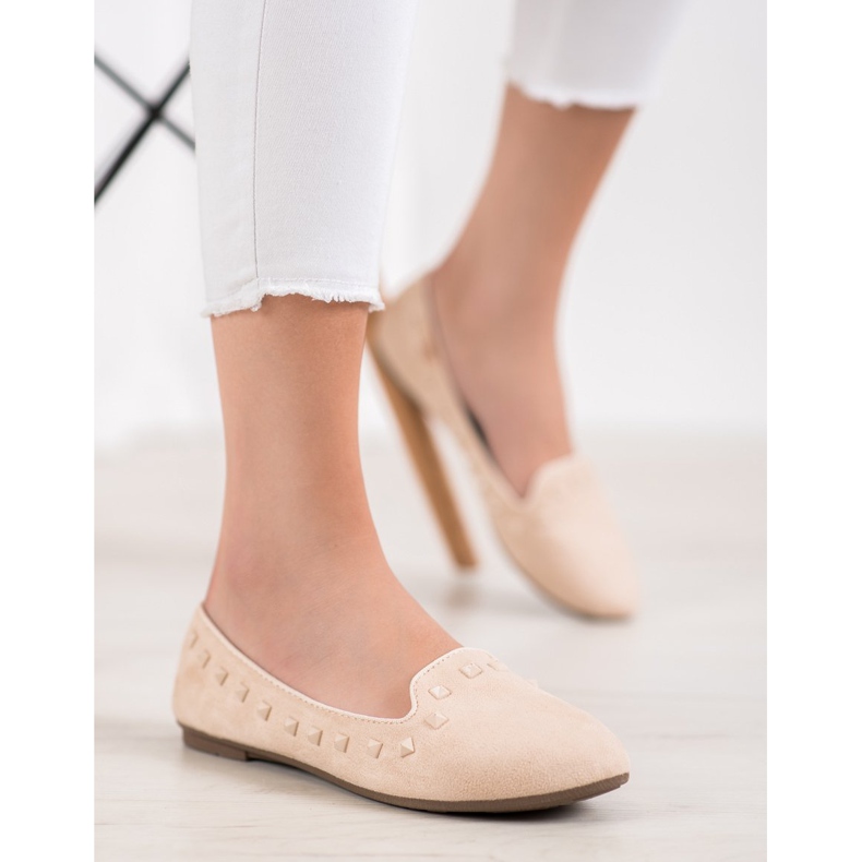 Fama Domnii cu știfturi maro 1