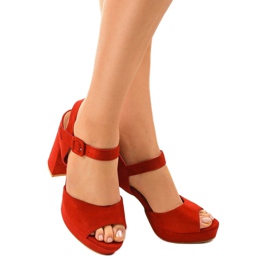 Sandale roșii pe o piele de căprioară 77-102 roșu 1