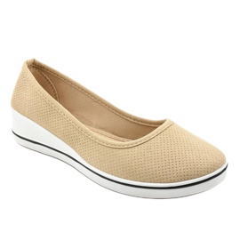 Adidași bej pe pană HC-0307 1 Adidași bej pe pană HC-0307 1