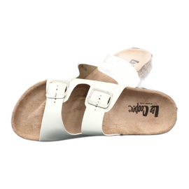 Papuci albi anatomici lacuiti Lee Cooper 1043-5 3