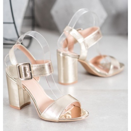 Small Swan Sandale Pe O Bară Cu Piele Eco de aur 1 Small Swan Sandale Pe O Bară Cu Piele Eco de aur 1