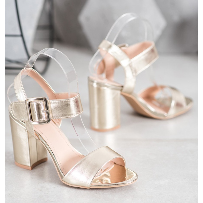 Small Swan Sandale Pe O Bară Cu Piele Eco de aur 1 Small Swan Sandale Pe O Bară Cu Piele Eco de aur 1