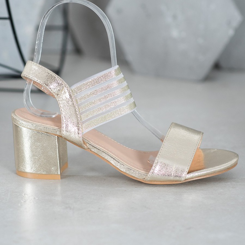 Small Swan Sandale strălucitoare de aur 2
