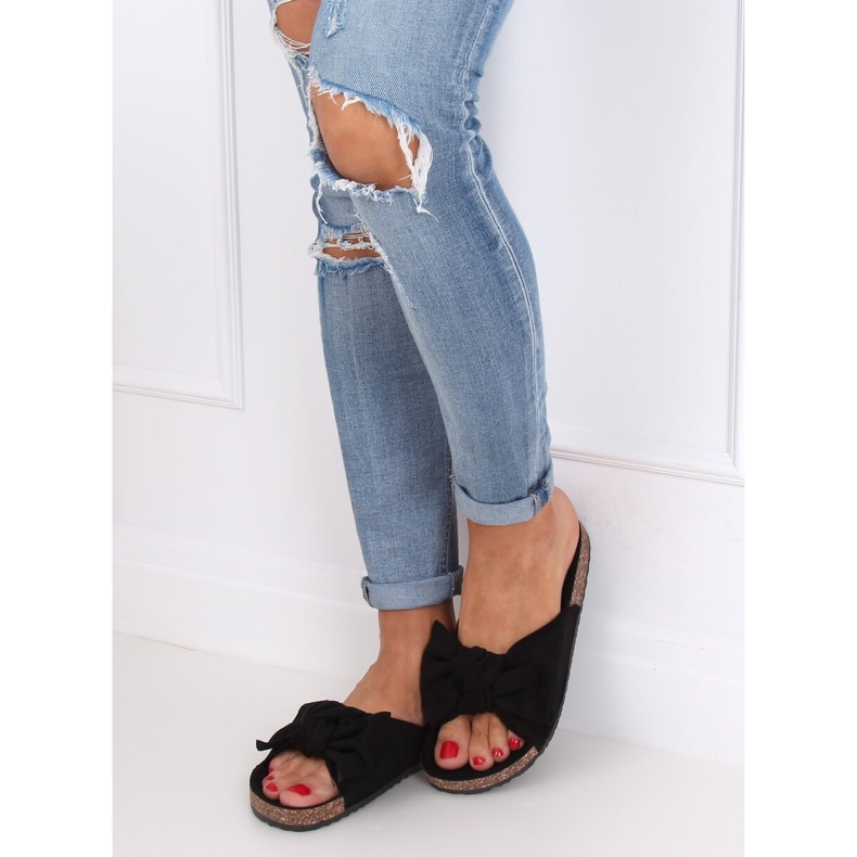 Papuci negri cu talpă din plută negru 10-218 1 Papuci negri cu talpă din plută negru 10-218 1