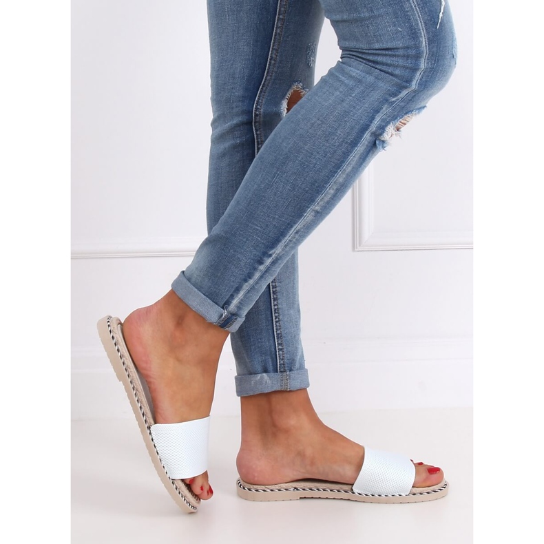 Papuci albi pentru femei 35-185 Alb 2