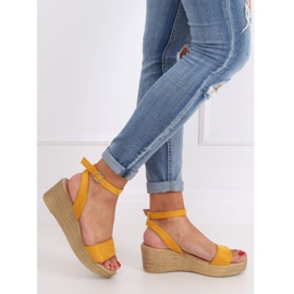 Sandale pană miere 019-18 Galben 1