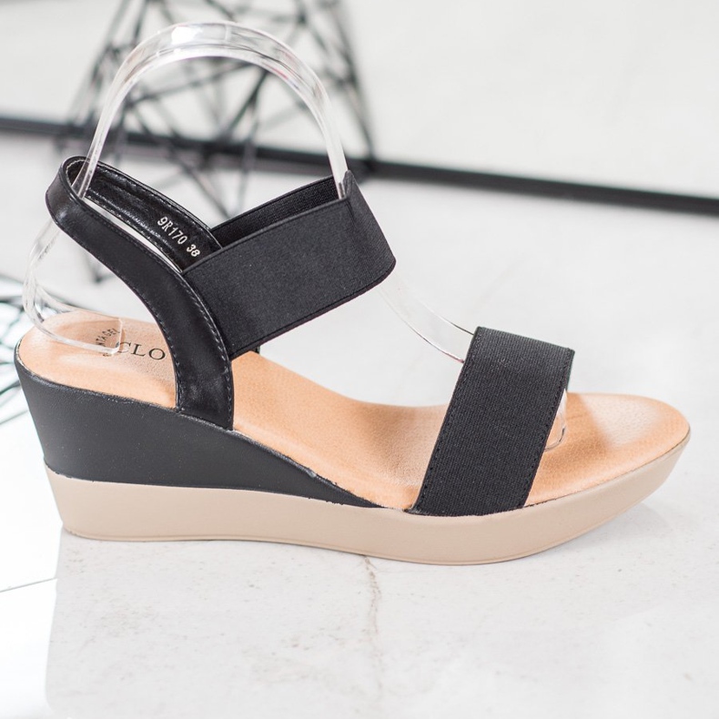 Clowse Sandale ușoare negru 2