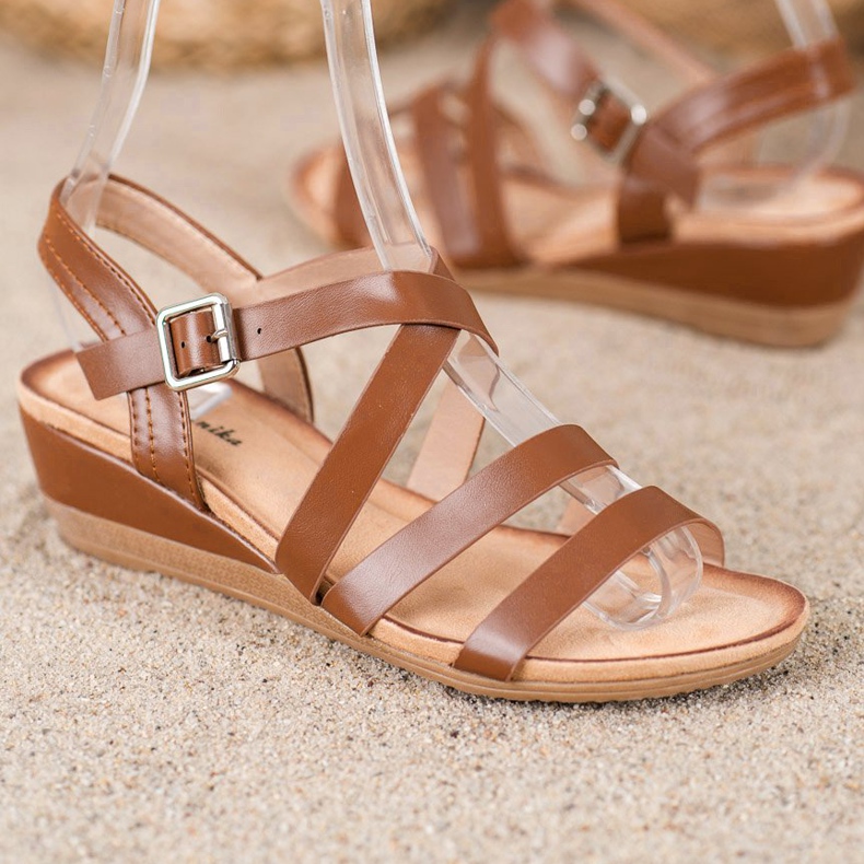 Mannika Pantofi casual cu pană maro 2