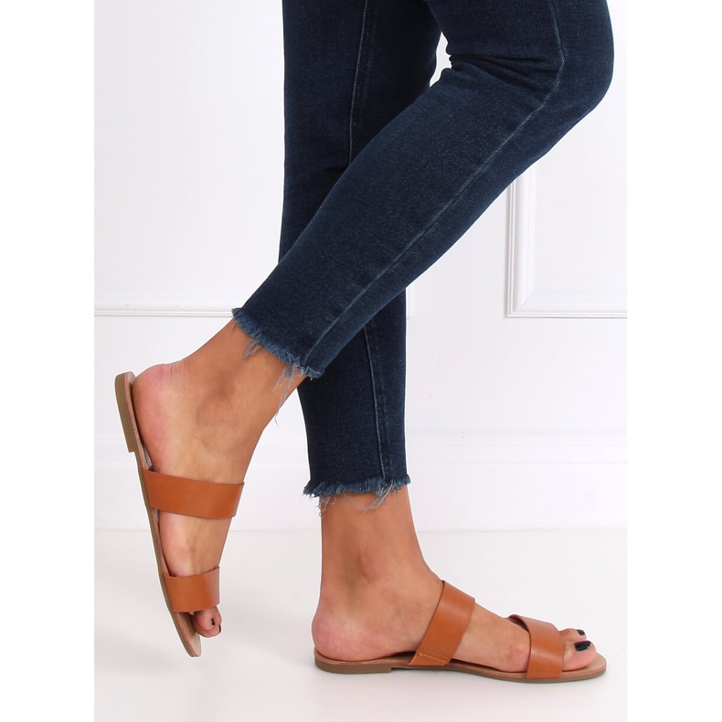 Papuci simpli de cămilă S060074 Camel maro 1