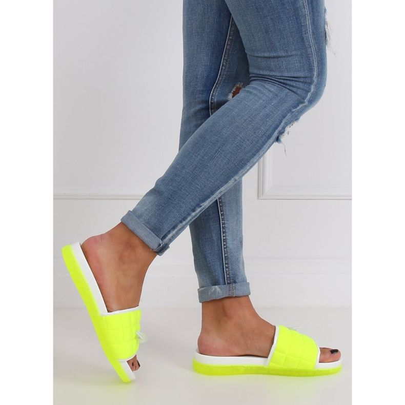 Papuci de damă neon G-338 Verde multicolor 1