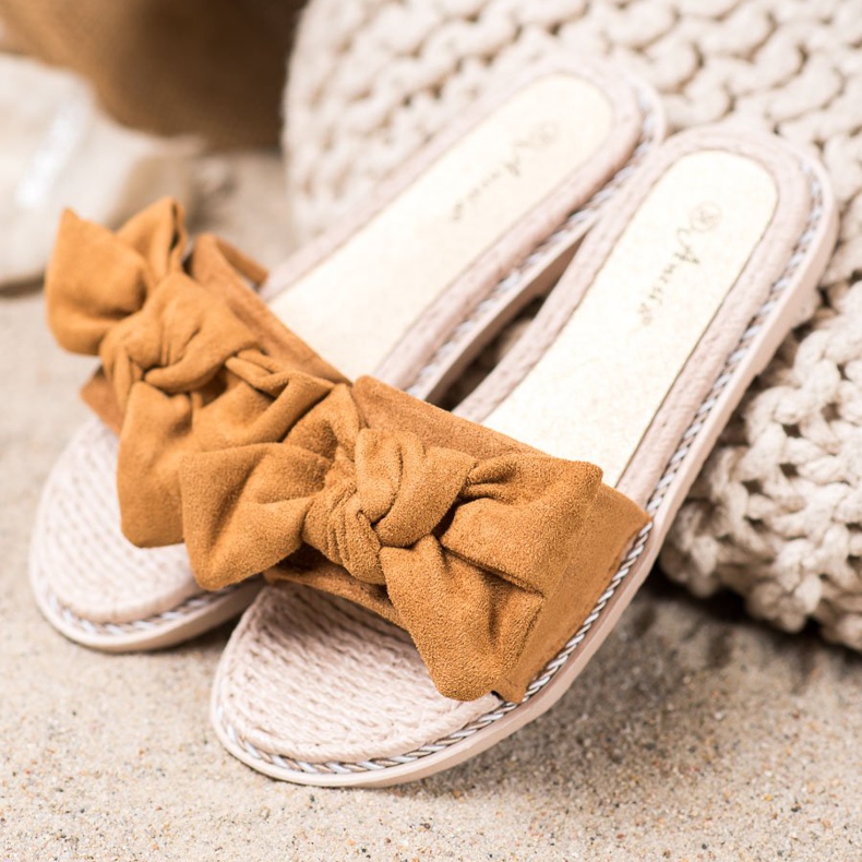 Anesia Paris Papuci eleganti din piele intoarsa maro 1