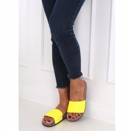 Galbeni G-572 Papuci galbeni cu talpă din plută 1