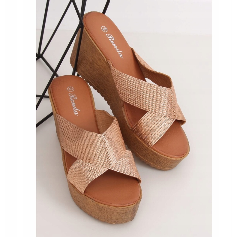 Papuci pană șampanie 10-235 Șampanie bej 1