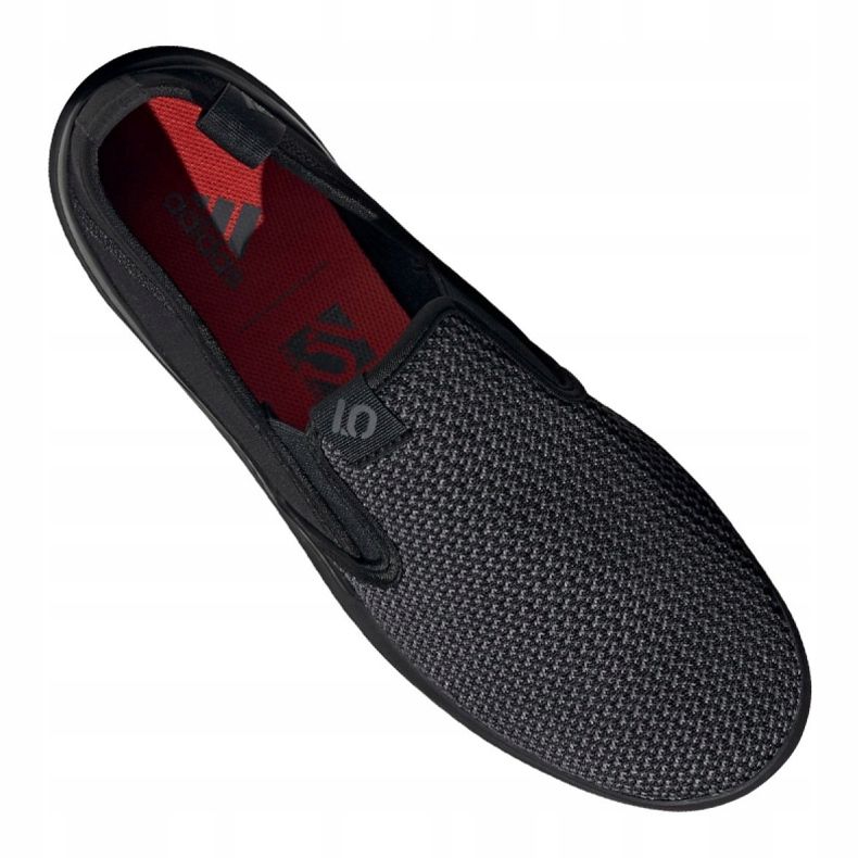Pantofi Adidas Sleuth Slip-On M EE8941 negru gri 1