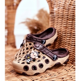 Papuci pentru copii Foam Crocs Brown Monkey Footballer maro 1