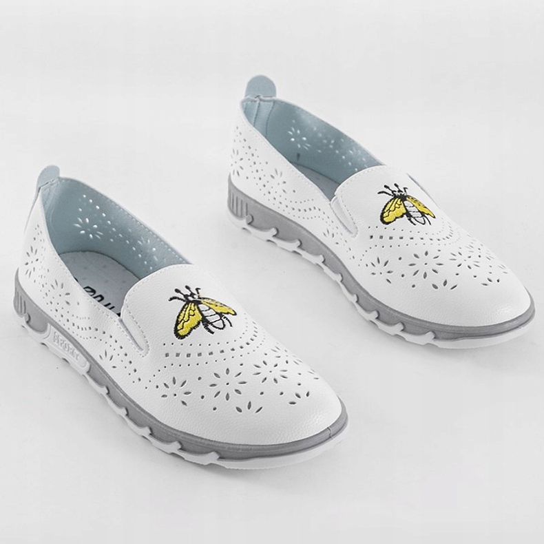 Adidași ajurati albi cu amprenta JH81172-1 1