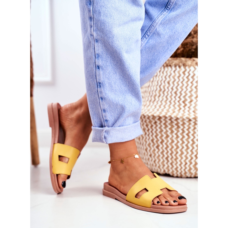 BUGO Papuci pentru femei Galben Geometric Clasic Theodora 2 BUGO Papuci pentru femei Galben Geometric Clasic Theodora 2