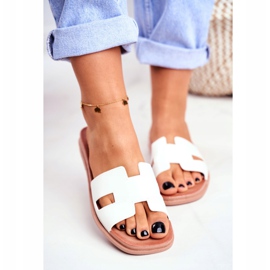 BUGO Papuci de damă White Geometric Classic Theodora alb 2 BUGO Papuci de damă White Geometric Classic Theodora alb 2