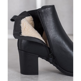 J. Star Cizme Chelsea pe un bar negru 2 J. Star Cizme Chelsea pe un bar negru 2