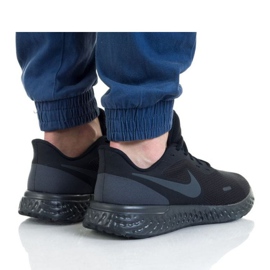 Pantofi Nike Revolution 5 4EU M BQ6714-004 negru 1