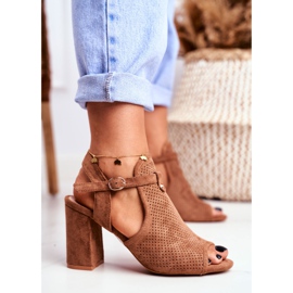 BUGO Sandale de damă pe toc ajurat Kira maro 2