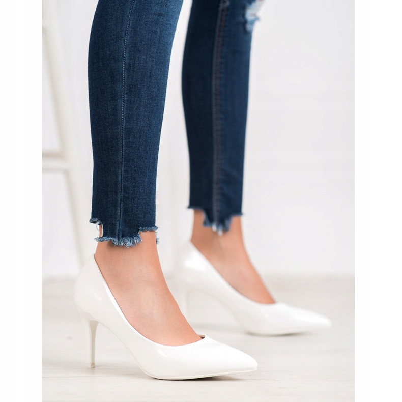 Small Swan Știfturi lăcuite alb 2