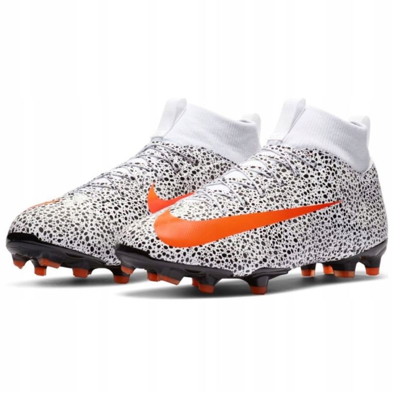 Pantofi de fotbal Nike Mercurial Superfly 7 Academy CR7 FG / MG Jr CV3182-180 multicolor alb 1 Pantofi de fotbal Nike Mercurial Superfly 7 Academy CR7 FG / MG Jr CV3182-180 multicolor alb 1