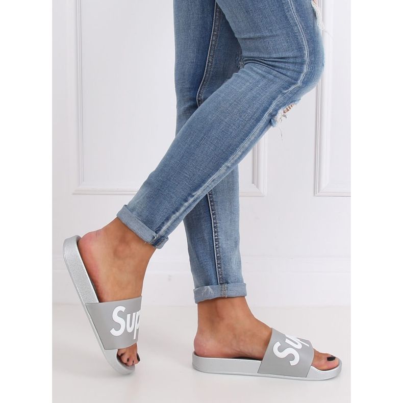 Papuci de damă gri și argintiu CK110 Argintiu 2