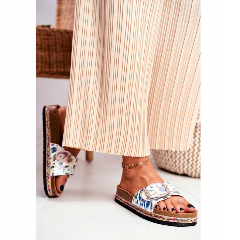 Papuci de damă Big Star Metallic Pattern DD274127 alb 2