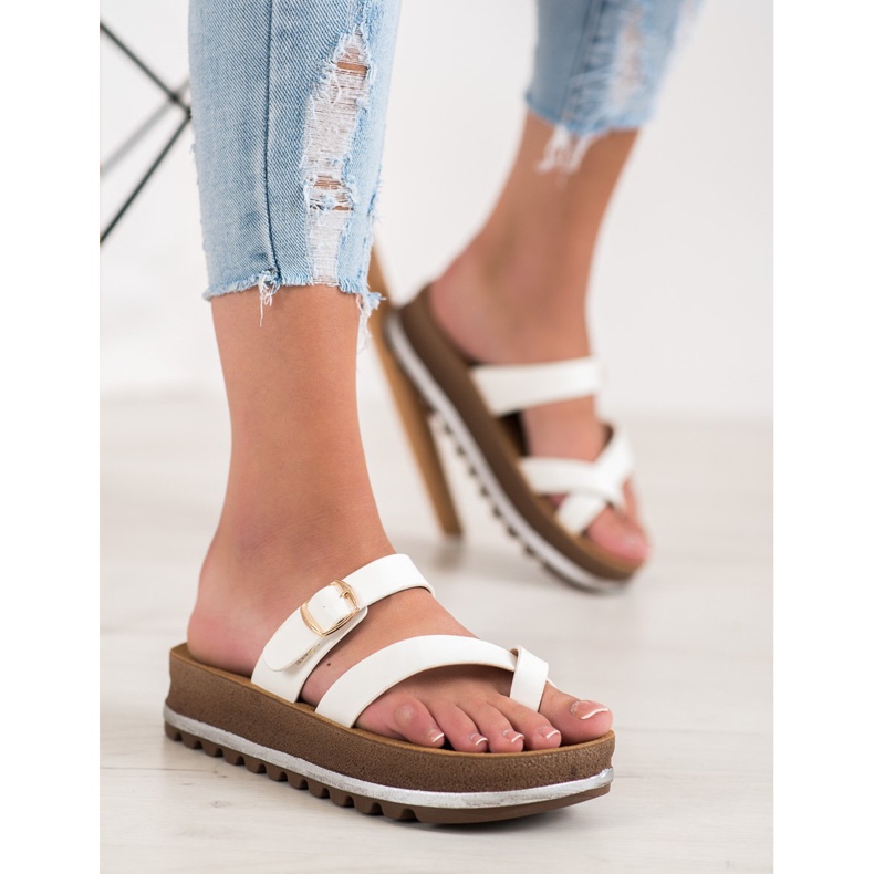 Comer Papuci pe platforma modei alb 2