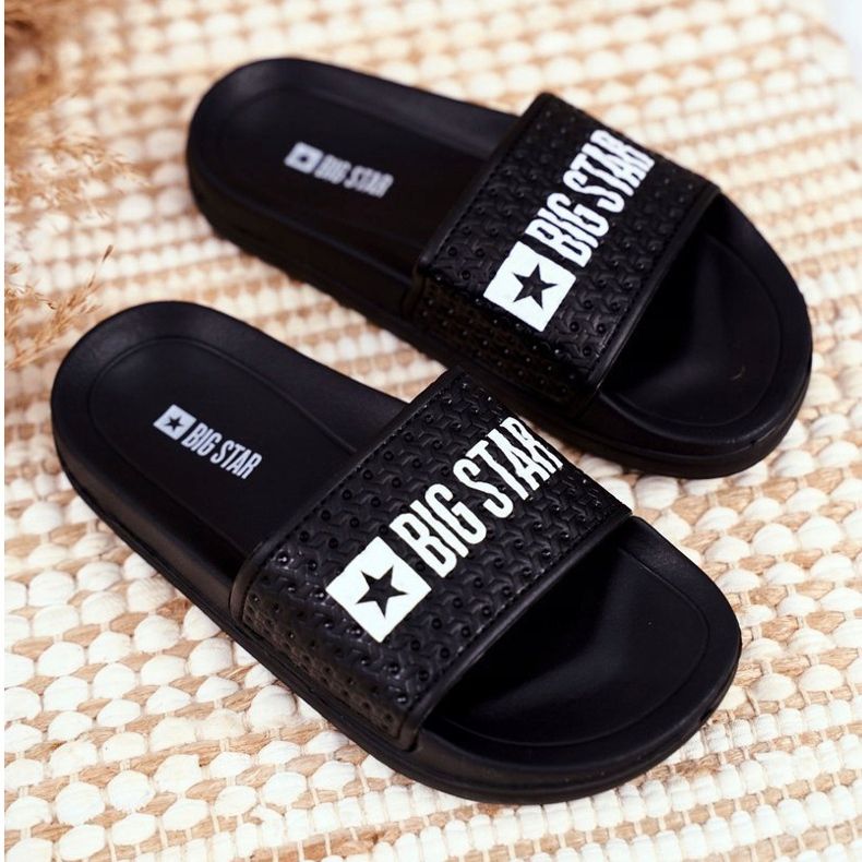 Papuci negri pentru copii Big Star Quilted GG374800 negru 1