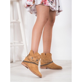 Bella Paris Cizme cu dungi decorative maro 1