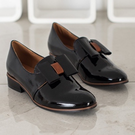 Pompele lăcuite VINCEZA negru 1