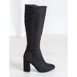 Seastar Cizme din piele de căprioară pe un stâlp negru 1