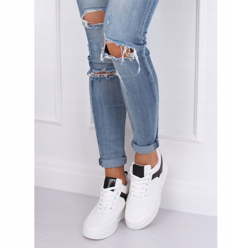 Pantofi sport albi cu pene 85-429 ALB / NEGRU 2 Pantofi sport albi cu pene 85-429 ALB / NEGRU 2