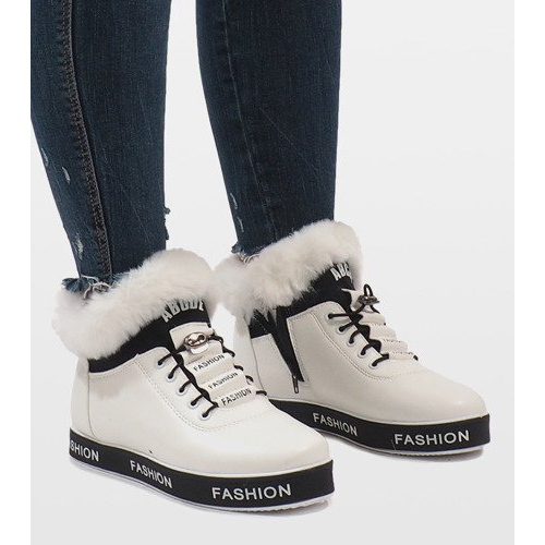 Cizme de piele albă din piele izolată NB252P-1 1 Cizme de piele albă din piele izolată NB252P-1 1