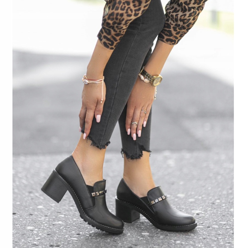 Încălțăminte neagră de damă pe post C17-6113 negru 1