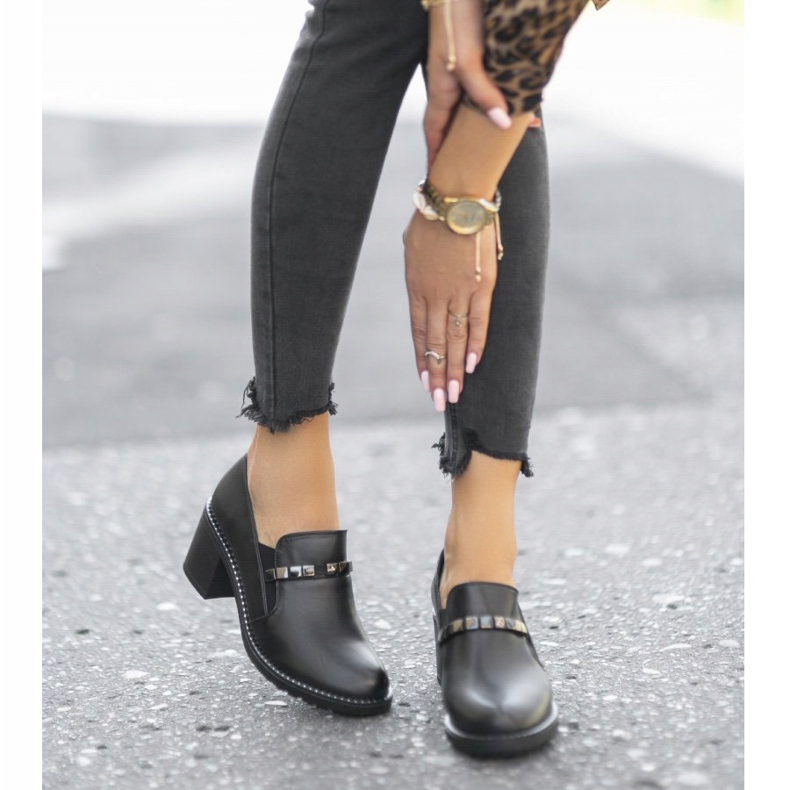 Încălțăminte neagră de damă pe post C17-6113 negru 2