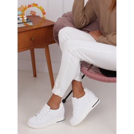 Adidași albi BY-0370 WHITE / WHITE pe o pană ascunsă 1