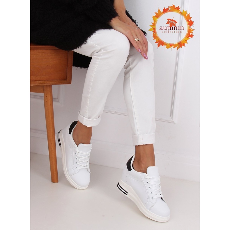Adidași albi MY-0367 WHITE / BLACK pe o pană ascunsă 1