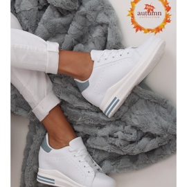 Adidași albi MY-0367 WHITE / BLUE pe o pană ascunsă 1