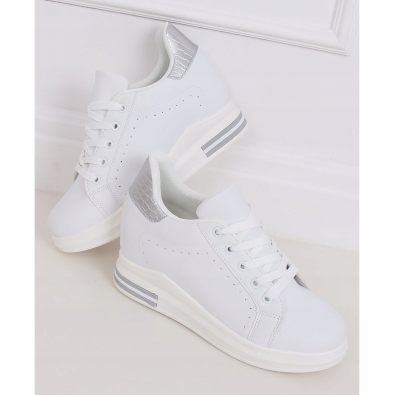 Adidași albi MY-0367 ALB / ARGINT pe o pană ascunsă 2