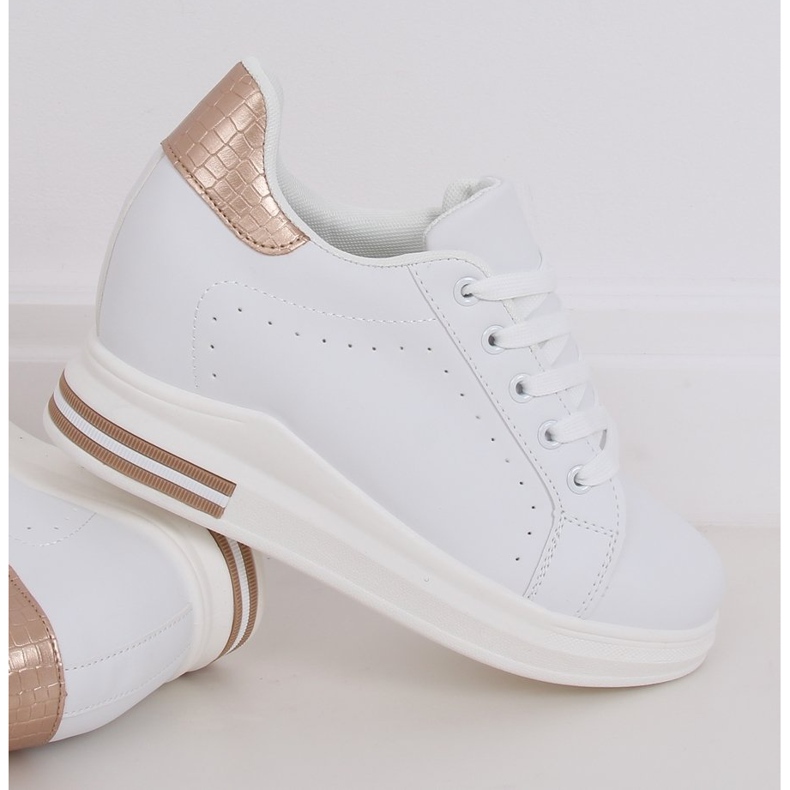Adidași albi MY-0367 WHITE / CHAMPAGNE pe o pană ascunsă 1