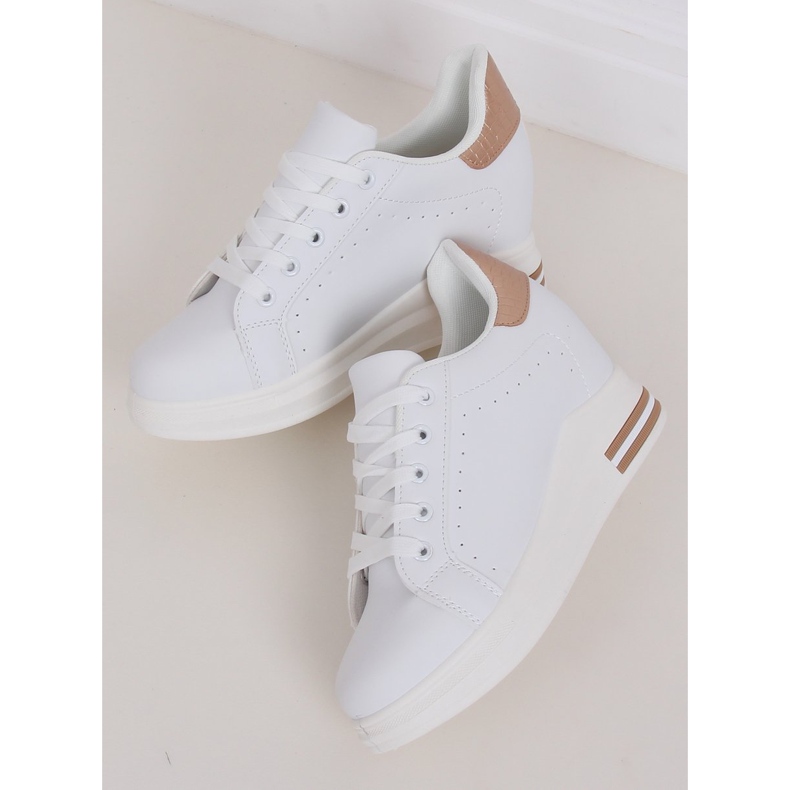 Adidași albi MY-0367 WHITE / CHAMPAGNE pe o pană ascunsă 2