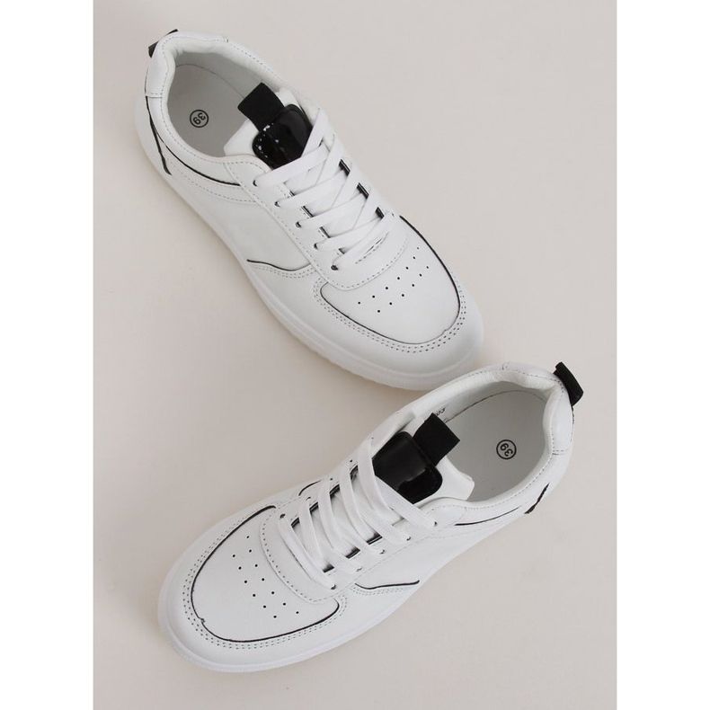 Încălțăminte de sport albă pentru femei KK-203 ALB / NEGRU 1