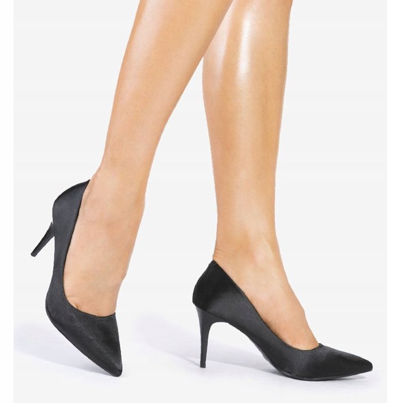 Pompe negre pe călcâiul LEI-160 negru 1