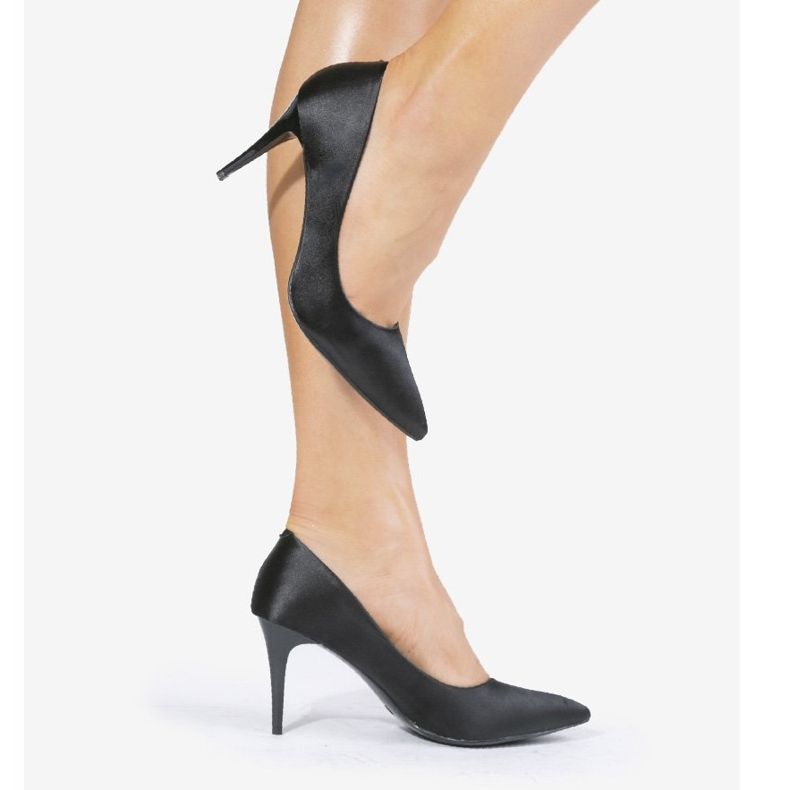 Pompe negre pe călcâiul LEI-160 negru 2
